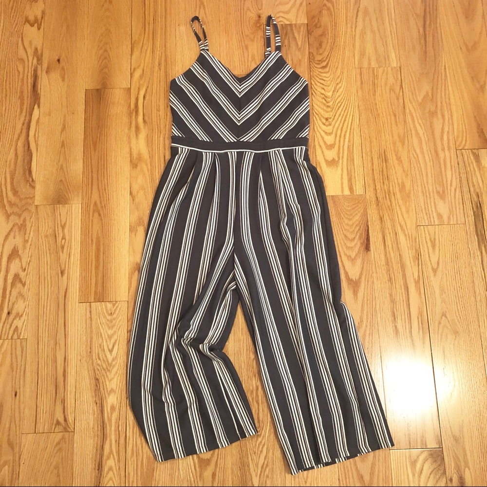 Xhilaration Wide Leg Jumpsuit, size medium